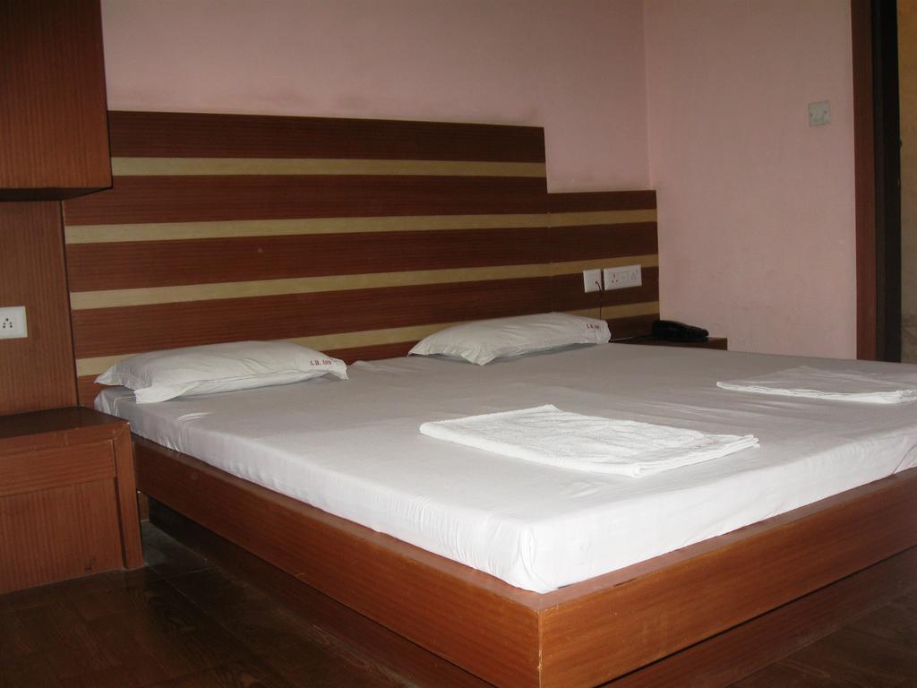 Hotel S B Inn Neu-Delhi Exterior foto
