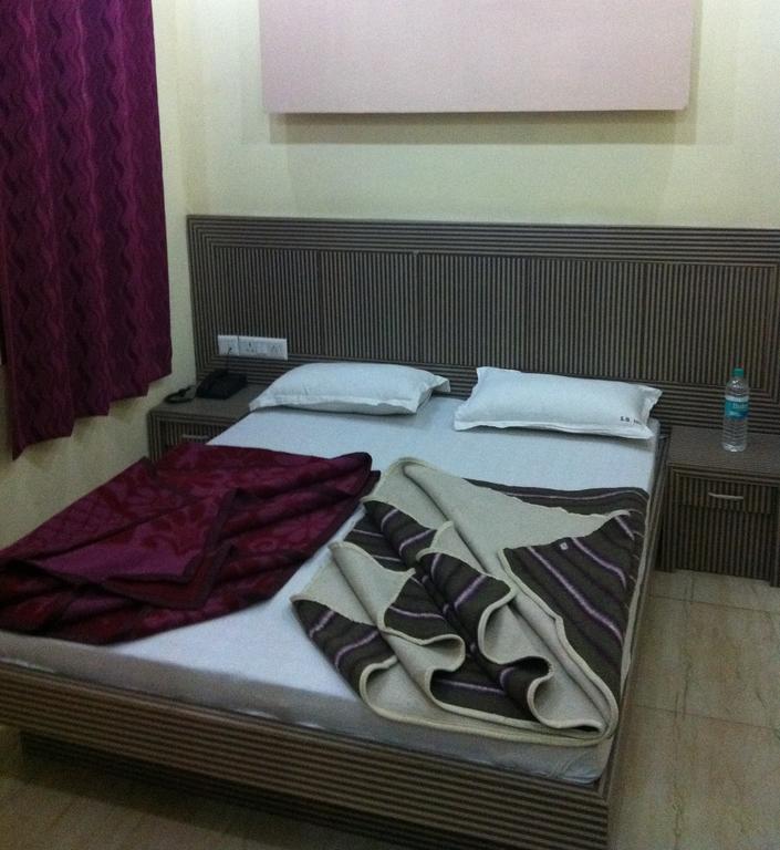 Hotel S B Inn Neu-Delhi Exterior foto