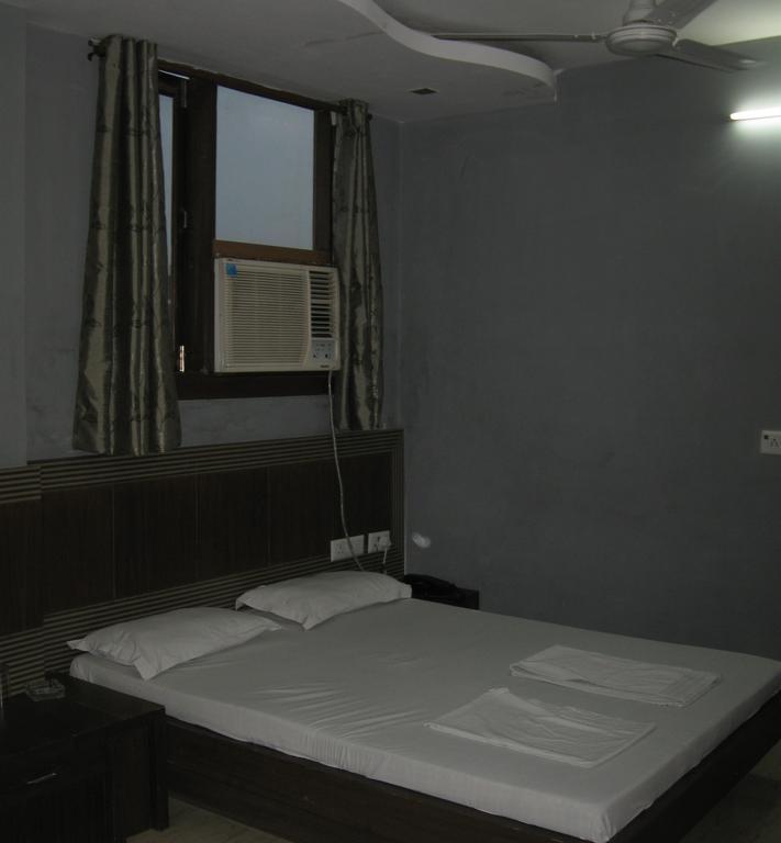 Hotel S B Inn Neu-Delhi Exterior foto