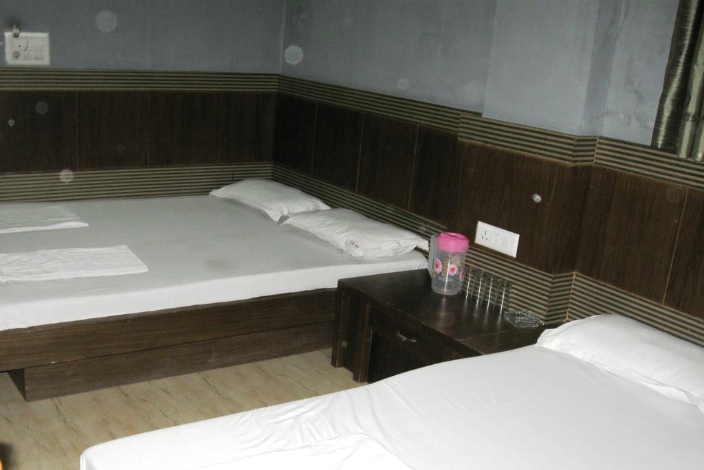 Hotel S B Inn Neu-Delhi Zimmer foto